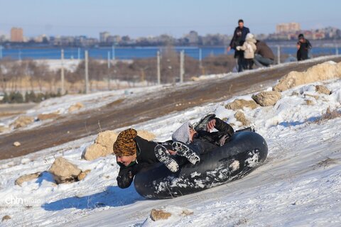 تیوپ سواری و تفریحات زمستانی در اردبیل