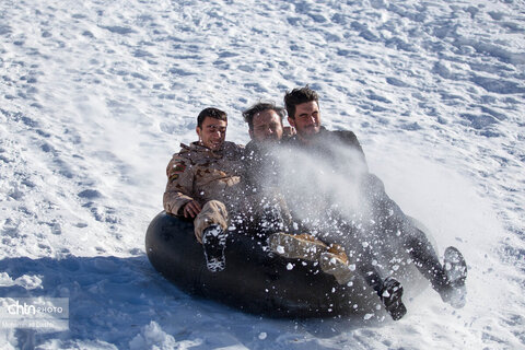 تیوپ سواری و تفریحات زمستانی در اردبیل