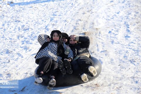 تیوپ سواری و تفریحات زمستانی در اردبیل