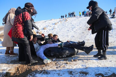 تیوپ سواری و تفریحات زمستانی در اردبیل