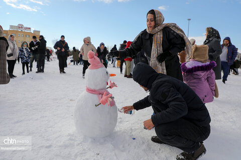جشنواره «یک روز داغ برفی» در اردبیل