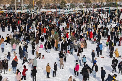 جشنواره «یک روز داغ برفی» در اردبیل