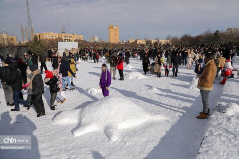 جشنواره «یک روز داغ برفی» در اردبیل