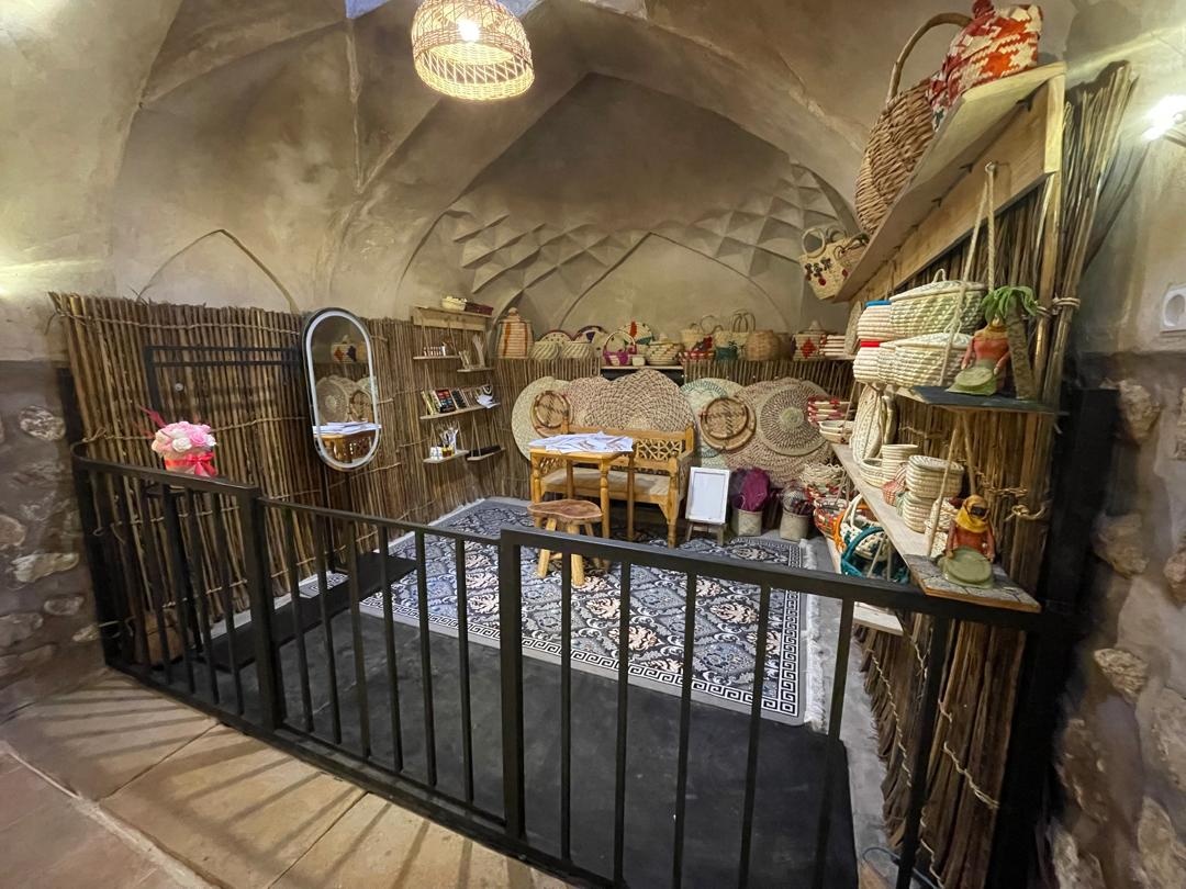 راه‌اندازی غرفه صنایع‌دستی در مجموعه تاریخی‌فرهنگی حمام گله‌داری بندرعباس