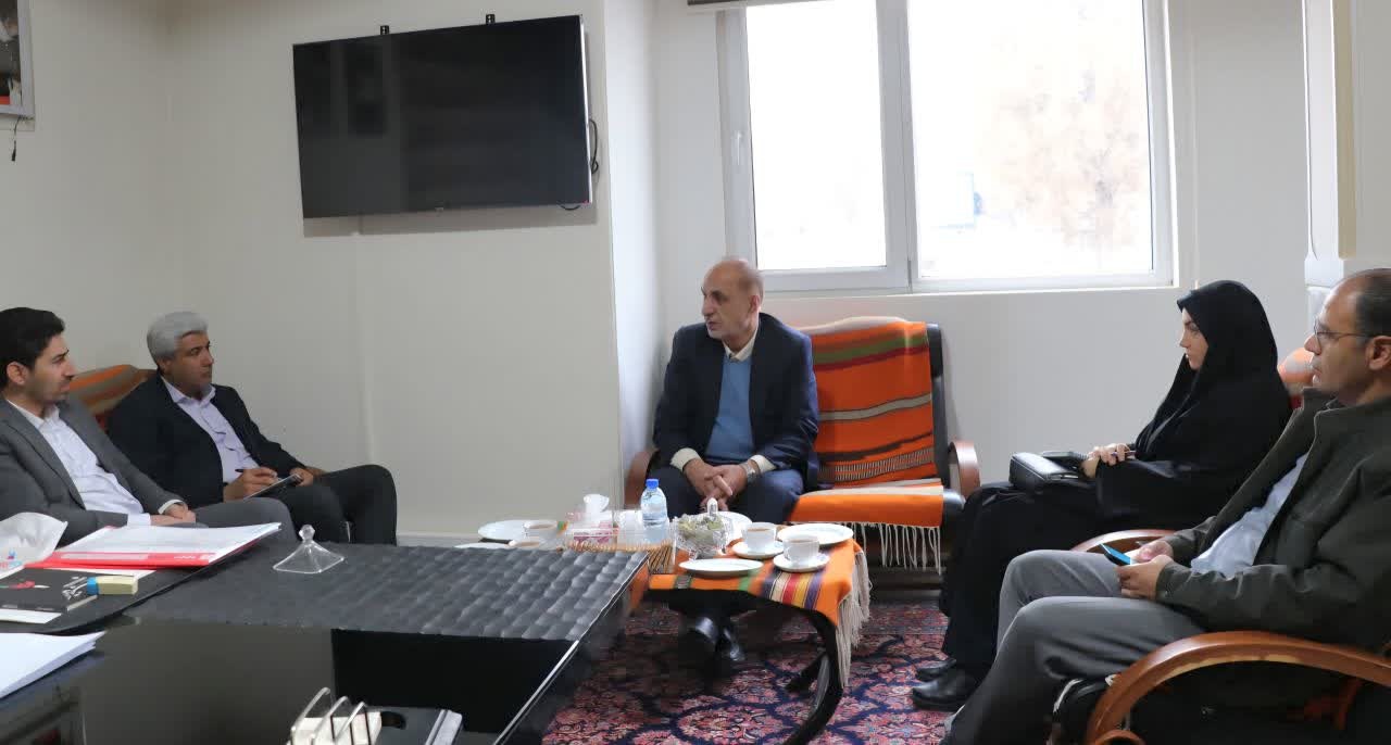 نشست مدیرکل میراث‌فرهنگی استان مرکزی و نماینده تفرش، آشتیان و فراهان در مجلس برگزار شد