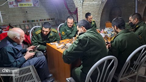 آموزش چاروق‌دوزی به سربازان