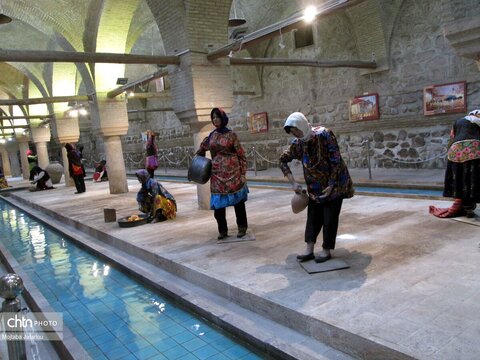 آموزش رایگان چاروق‌دوزی در موزه مردم‌شناسی رختشویخانه به سربازان