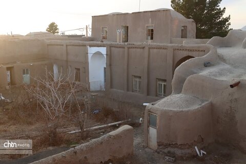 روستای کاهک در 85کیلومتری شهر سبزوار  ورودی استان خراسان رضوی وزادگاه دکتر علی شریعتی می باشد