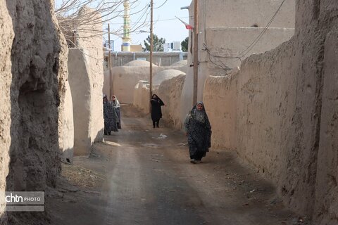 روستای کاهک در 85کیلومتری شهر سبزوار  ورودی استان خراسان رضوی وزادگاه دکتر علی شریعتی می باشد