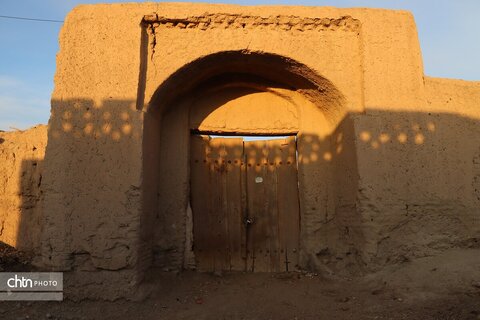 روستای کاهک در 85کیلومتری شهر سبزوار  ورودی استان خراسان رضوی وزادگاه دکتر علی شریعتی می باشد