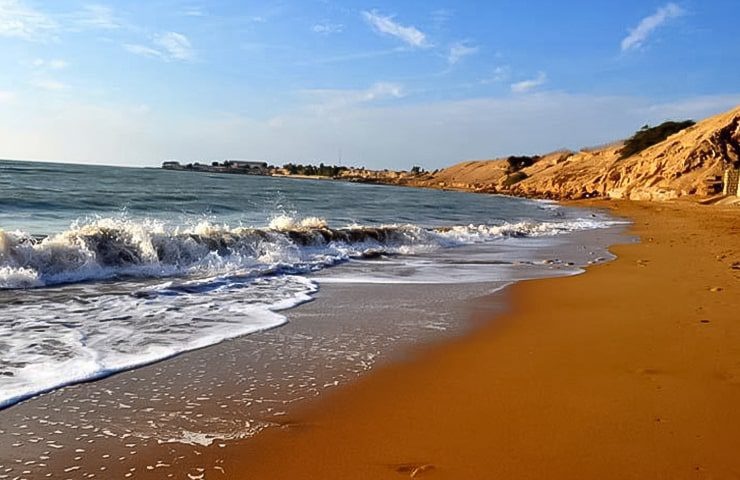 سواحل استان بوشهر مواج و متلاطم است