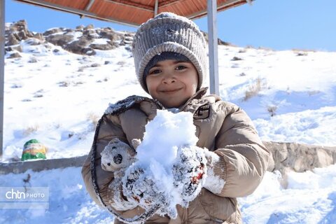پیست اسکی بام سخوید، میزبان هزاران گردشگر در آدینه‌ای برفی