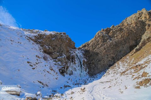 آبشار یخ زده «سردابه» اردبیل