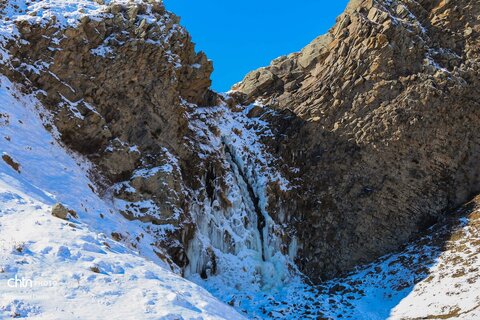 آبشار یخ زده «سردابه» اردبیل