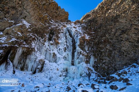 آبشار یخ زده «سردابه» اردبیل