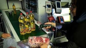 مردم از فروشگاه‌هایی که قیمت پایین می‌دهند، خرید کنند