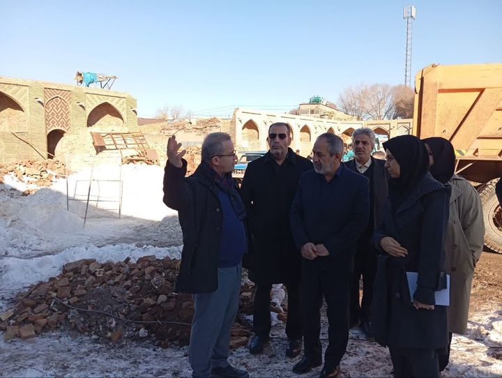 بازدید معاون اقتصادی استاندار قزوین از طرح تغییر کاربری و پروژه مرمت کاروانسرای خورشید سعدالسلطنه