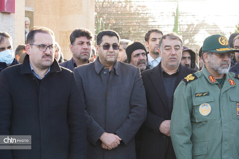 دیدار از گلزار شهدای همدان همزمان با آغاز دهه مبارک فجر