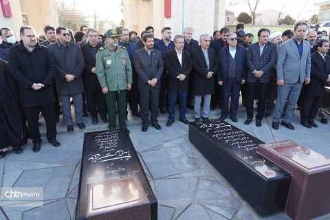 دیدار از گلزار شهدای همدان همزمان با آغاز دهه مبارک فجر