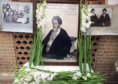 تجدید بیعت استاندار و مسئولان قم با آرمان‌های امام خمینی(ره)