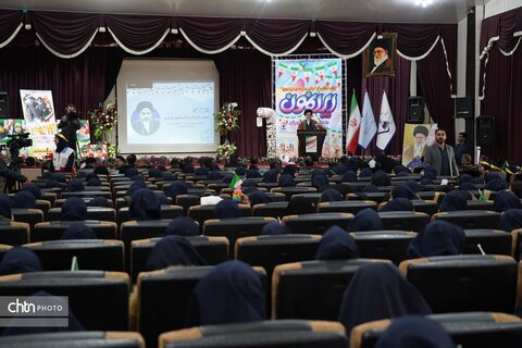 آئین نمادین نواختن زنگ انقلاب و سالروز ورود امام راحل به میهن اسلامی در ارومیه