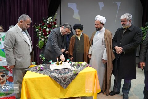 آئین نمادین نواختن زنگ انقلاب و سالروز ورود امام راحل به میهن اسلامی در ارومیه