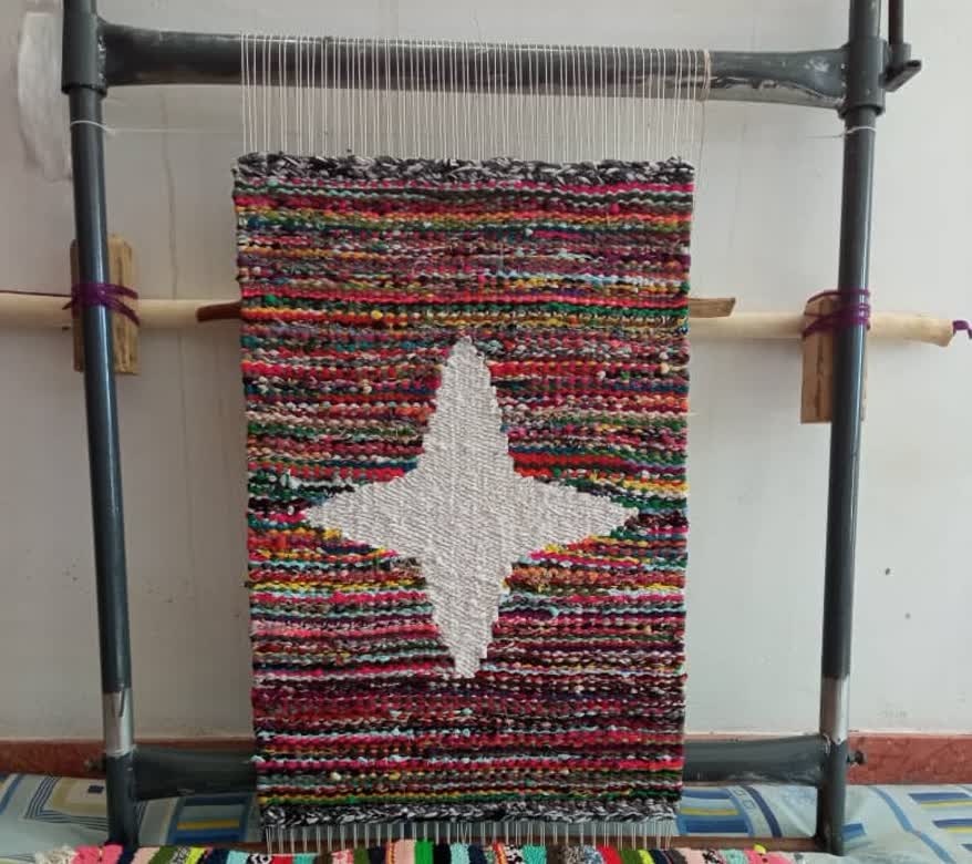 ۵ رشته صنایع‌دستی با همکاری بیش از ۵۰۰ هنرمند در چناران احیا شد