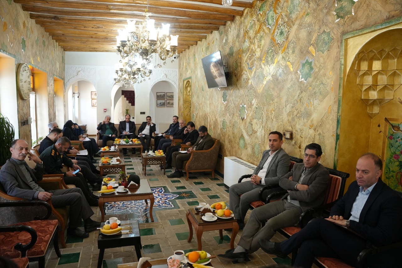 عزم جدی برای افزایش نظارت بر گردشگری کرمانشاه/ نماینده دادستان: فعالیت غیر مجاز در حوزه گردشگری باید سامان‌دهی شود