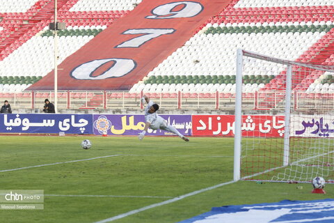 لیگ برتر فوتبال؛ تراکتور و سپاهان