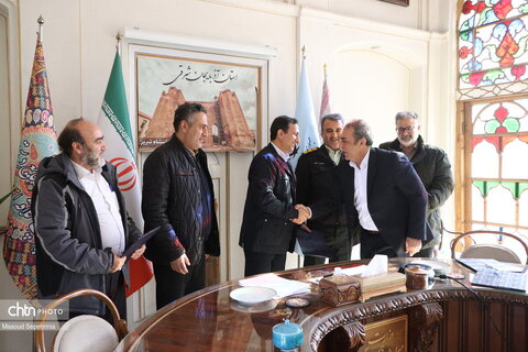 تجلیل از جانبازان اداره کل میراث فرهنگی آذربایجان شرقی همزمان با ویدیو کنفرانس با حضور وزیر میراث فرهنگی