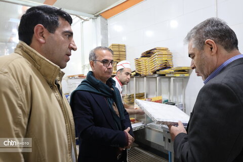 بازدید آقای ندایی از کارگاه‌های گز بلداجی چهارمحال و بختیاری