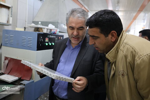 بازدید آقای ندایی از کارگاه‌های گز بلداجی چهارمحال و بختیاری