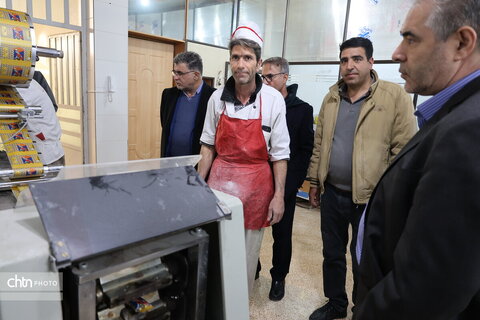 بازدید آقای ندایی از کارگاه‌های گز بلداجی چهارمحال و بختیاری