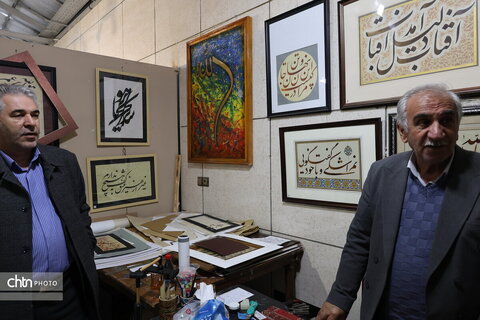 بازدید آقای ندایی از بازارچه صنایع‌دستی و هنرهای سنتی شهرکرد