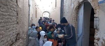 زنده شدن رسم شو «نیمه‌ براتی» در جنت‌آباد اردکان پس از سال‌ها