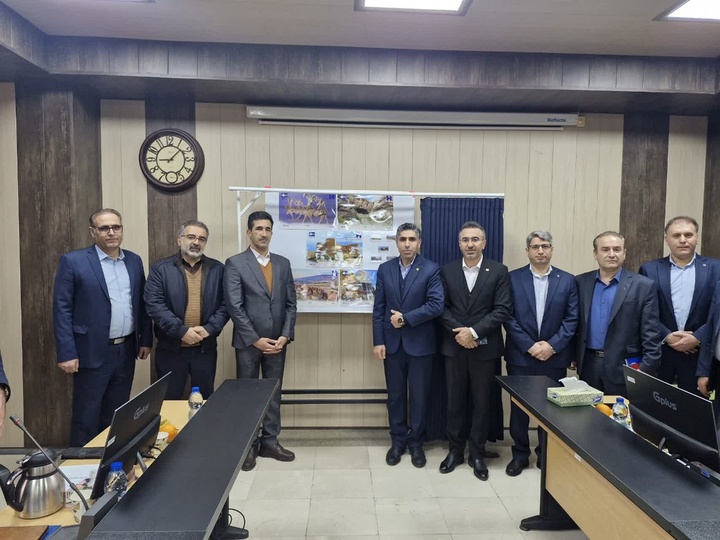 کارت هدیه با تصویر ثبت جهانی دره خرم‌آباد با حضور مدیران استانی رونمایی شد