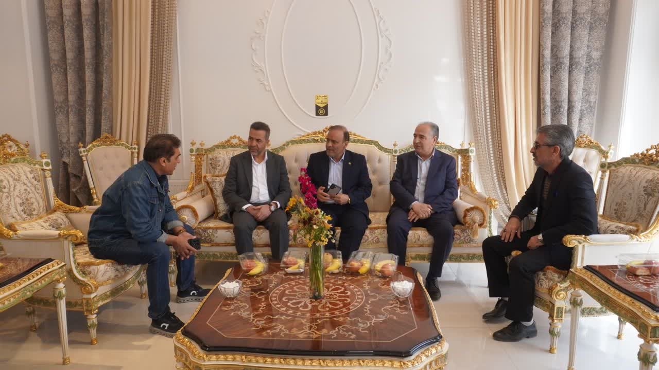 ۳ فروشگاه مبلمان منبت در ملایر افتتاح شد