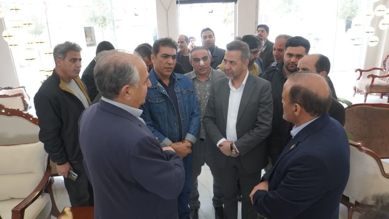 ۳ فروشگاه مبلمان منبت در ملایر افتتاح شد