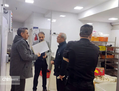 کارشناسان گردشگری از مجتمع‌های بین‌راهی قم بازدید کردند