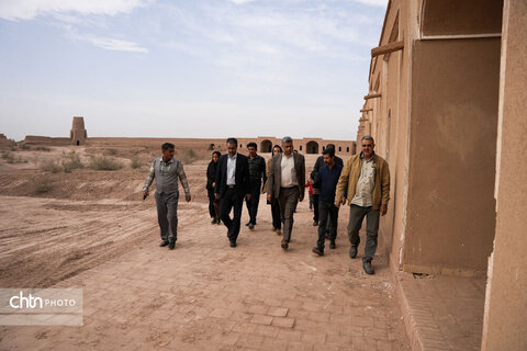 بازدید مدیرکل میراث‌فرهنگی کرمان از نگین کویر