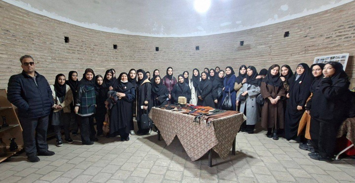 بازدید دانش‌آموزان هنرستان معماری قم از جاذبه‌های تاریخی و گردشگری ورامین