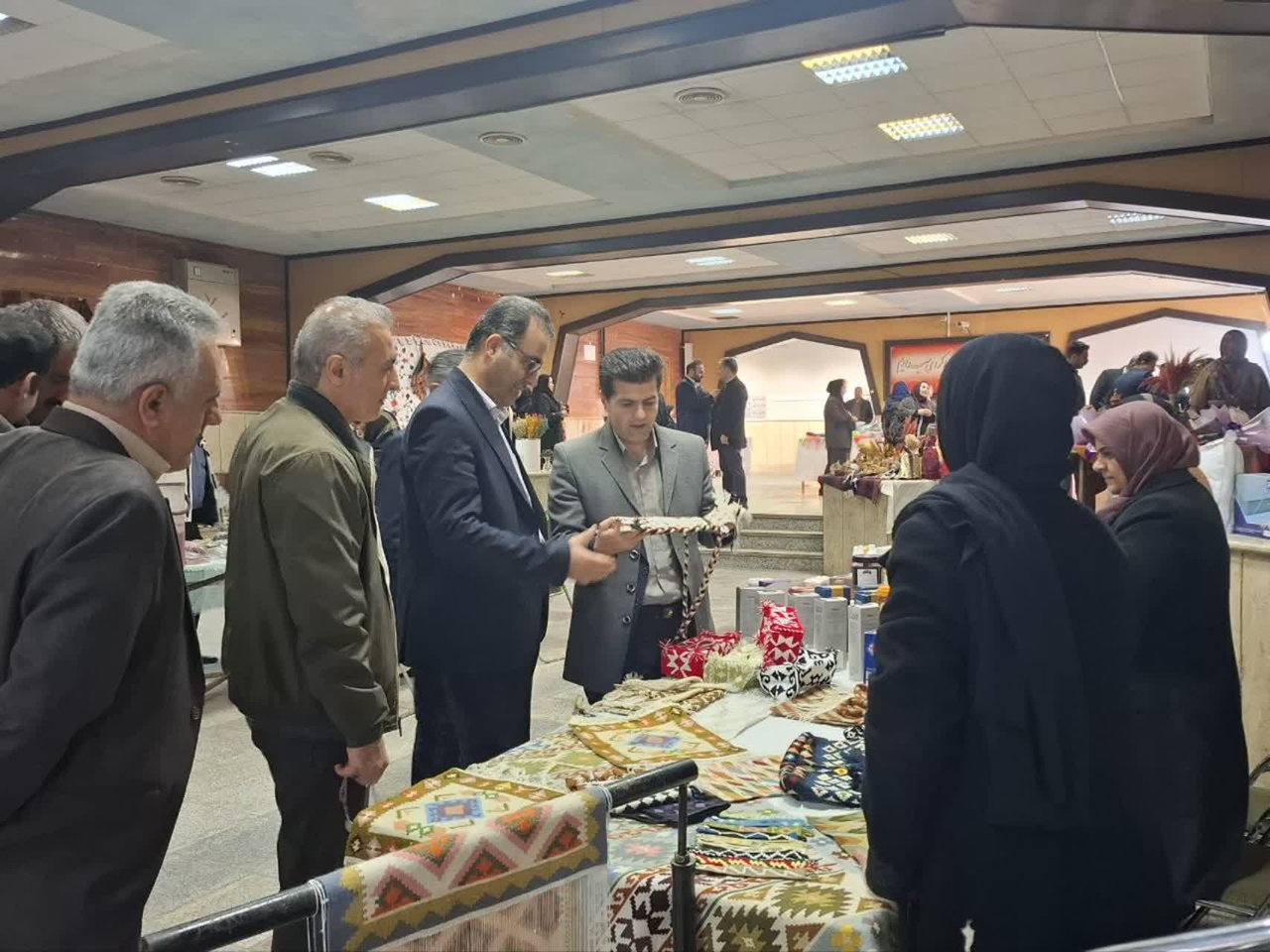برپایی نمایشگاه صنایع‌دستی در مهاباد