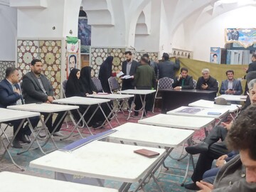 برپایی میز خدمت اداره میراث‌فرهنگی پیشوا همزمان با نماز جمعه