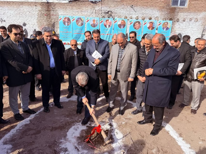 کلنگ‌زنی مجموعه هتل، رستوران و تالار بین‌المللی شهریار در سلماس