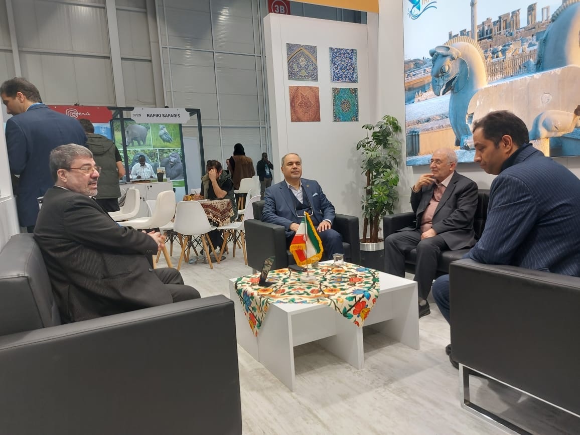 تمرکز بر پیوند گردشگری و اقتصاد در بازدید رایزن اقتصادی ایران از پاویون ایران در EMITT