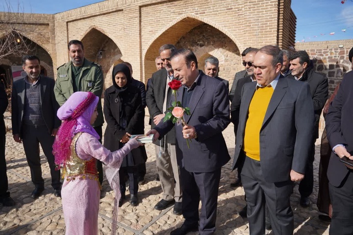 بازدید استاندار قزوین از شهرستان آوج و کاروانسرای شاه‌عباسی