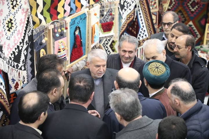 بانوان گلیم‌باف شهر ملی گلیم عنبران هویت ایران را می‌سازند