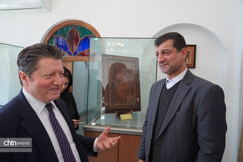 بازدید سرکنسول ترکیه در ارومیه از مدرسه هدایت