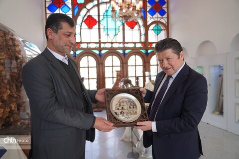 بازدید سرکنسول ترکیه در ارومیه از مدرسه هدایت