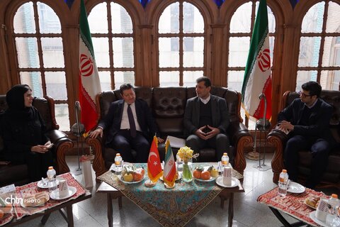 بازدید سرکنسول ترکیه در ارومیه از مدرسه هدایت